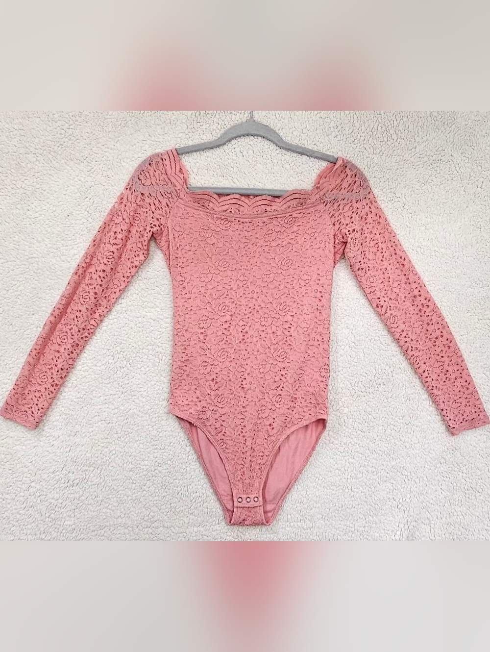 Hollister Women’s Pink Floral Lace Long Sleeve Bodysuit Size S
